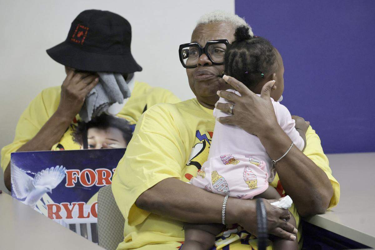 Rylo's great-grandmother Marcia Johnson and Rylo Yancy’s aunt Beverly Isaac get emotional during a press conference at the Fort Lauderdale Police Department's temporary headquarters on Thursday, Sept. 25, 2025. Police announced the recent arrests that have been made in the homicide of three-year-old Rylo Yancy. Rylo was killed in a drive-by shooting while attending another child's birthday party at Riverland Park. (Mike Stocker/South Florida Sun Sentinel)