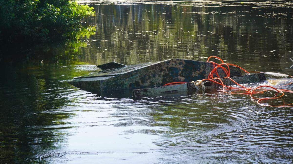 Sunken boat in Tampa