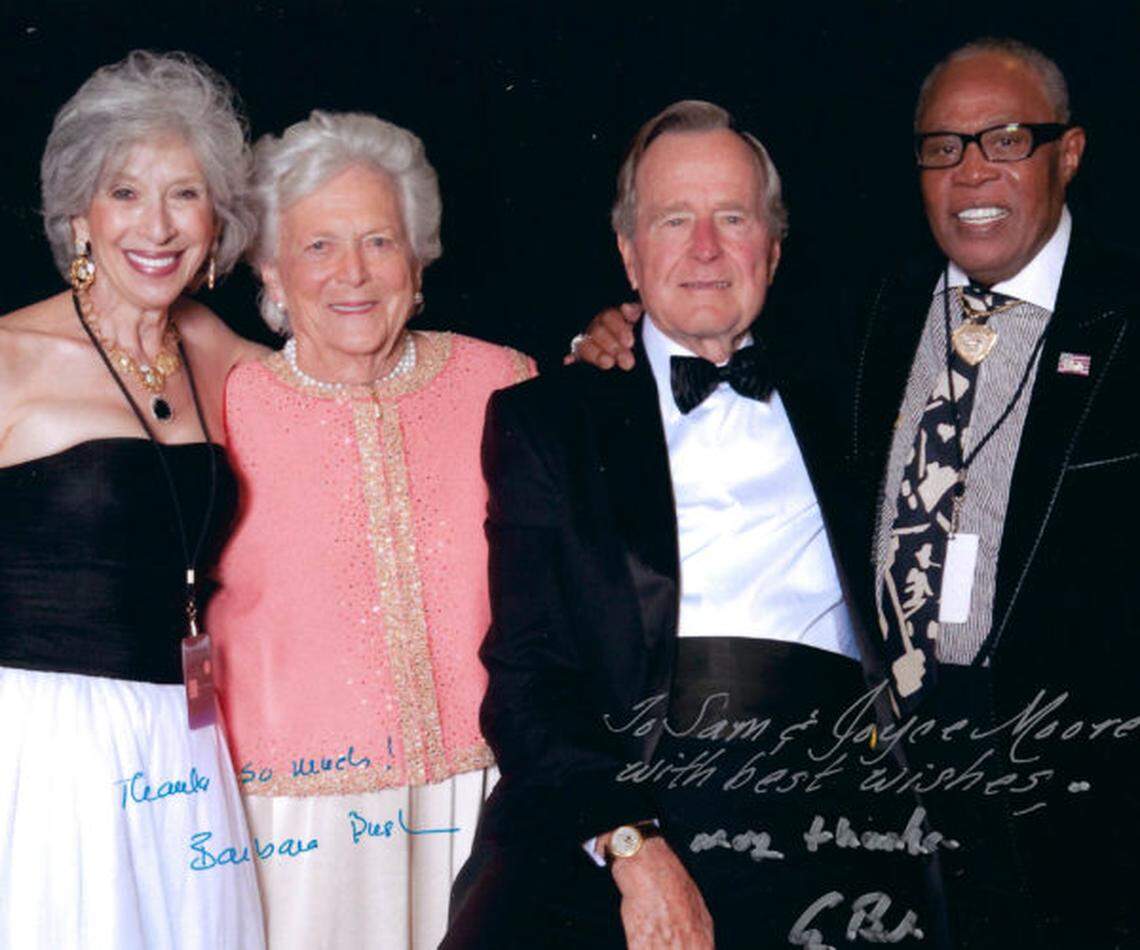 Joyce Moore, Barbara Bush, President George H.W. Bush and Sam Moore at the Kennedy Center’s Points of Light Concert and Fundraiser tribute to the former president in March 2011.