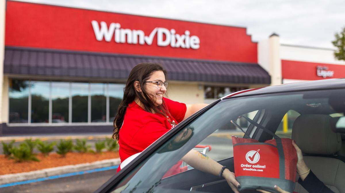 Winn-Dixie added curbside pickup service to 300 stores, including those in South Florida in February 2023.