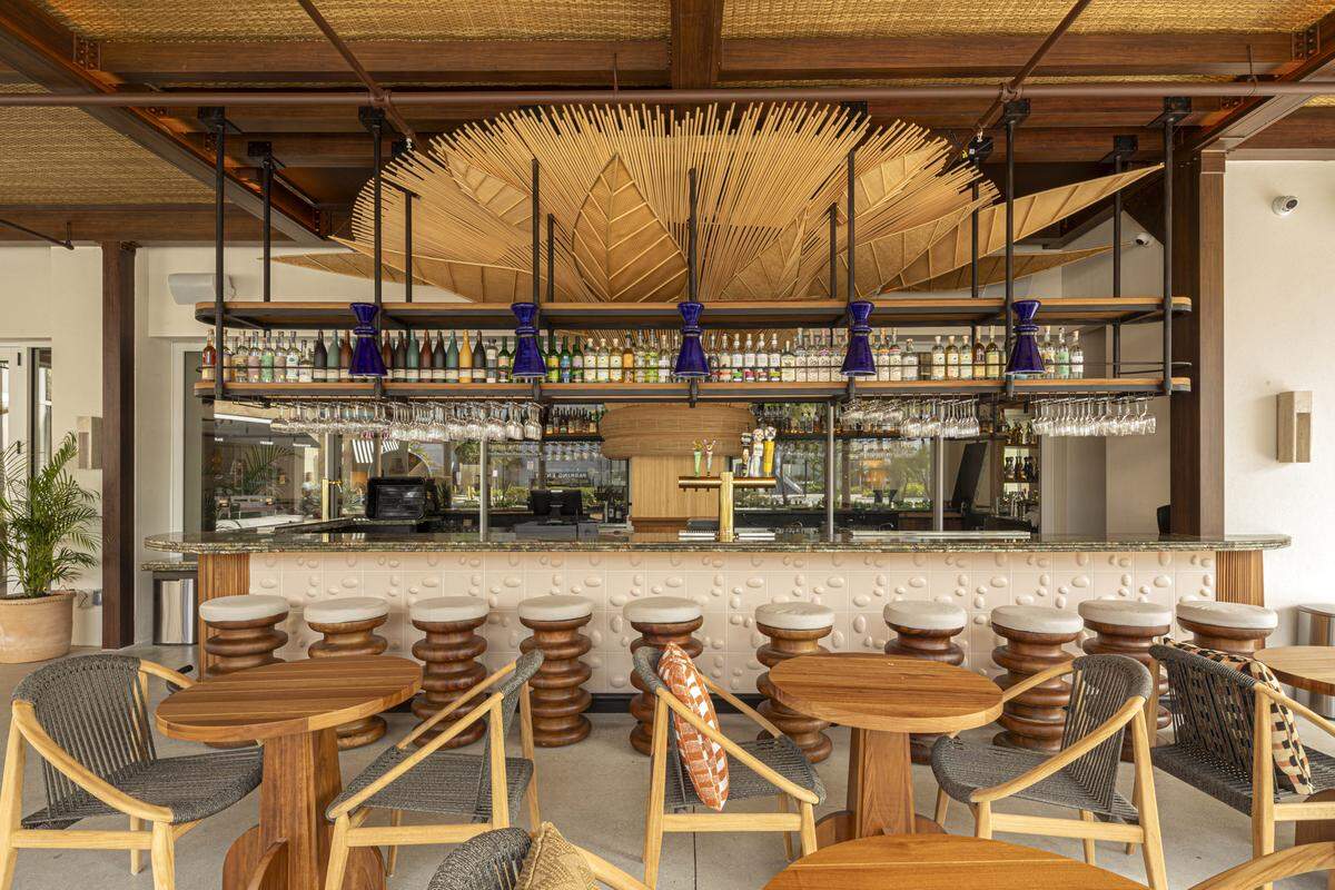 The bar at Jacinta Mexican restaurant in Aventura.