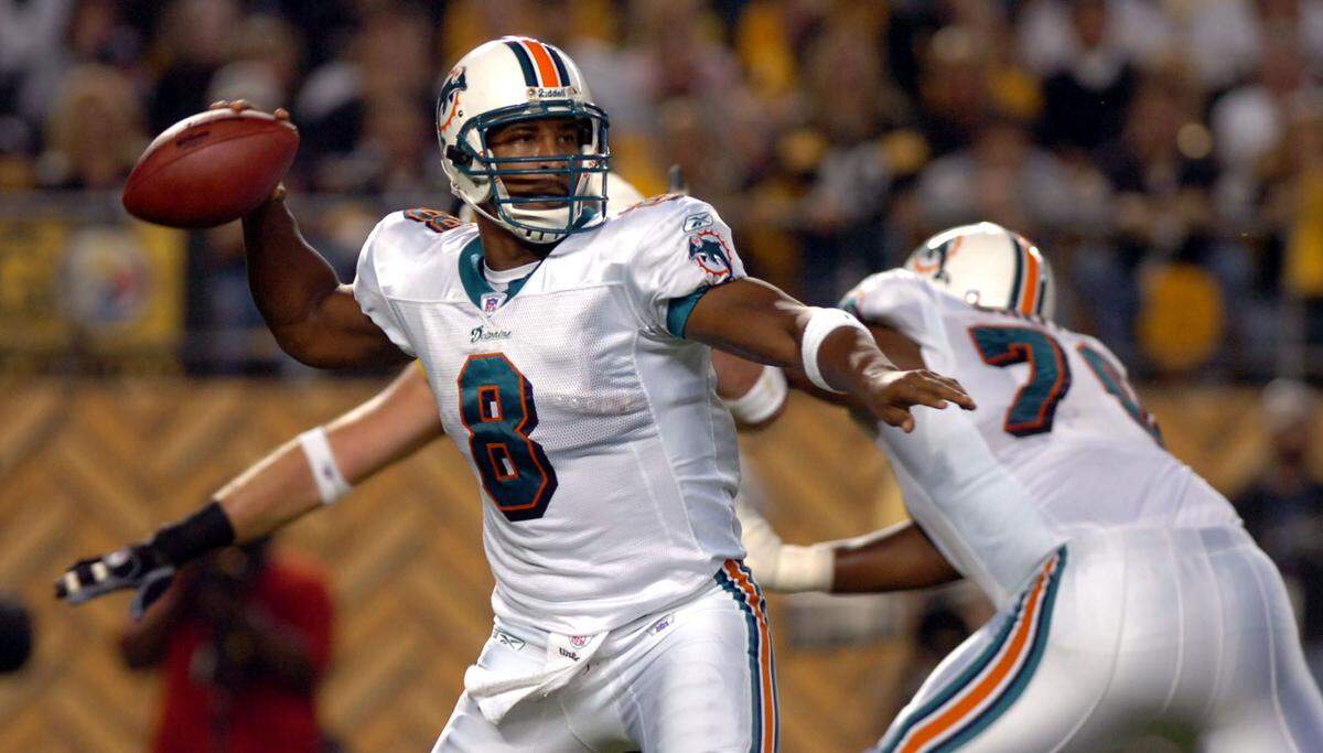 The Miami Dolphins vs. The Pittsburgh Steelers at Heinz Field on Sept. 7, 2006. Dolphins Daunte Culpepper throws in the first quarter.