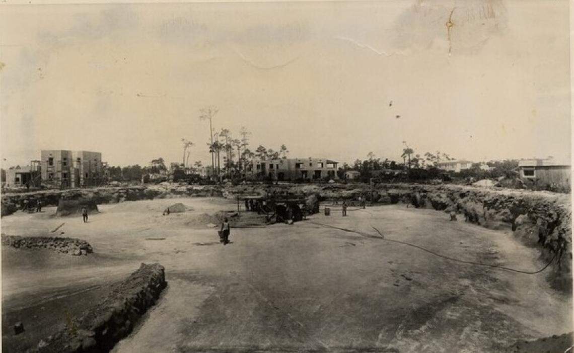 The Venetian Pool when it was under construction in 1923.