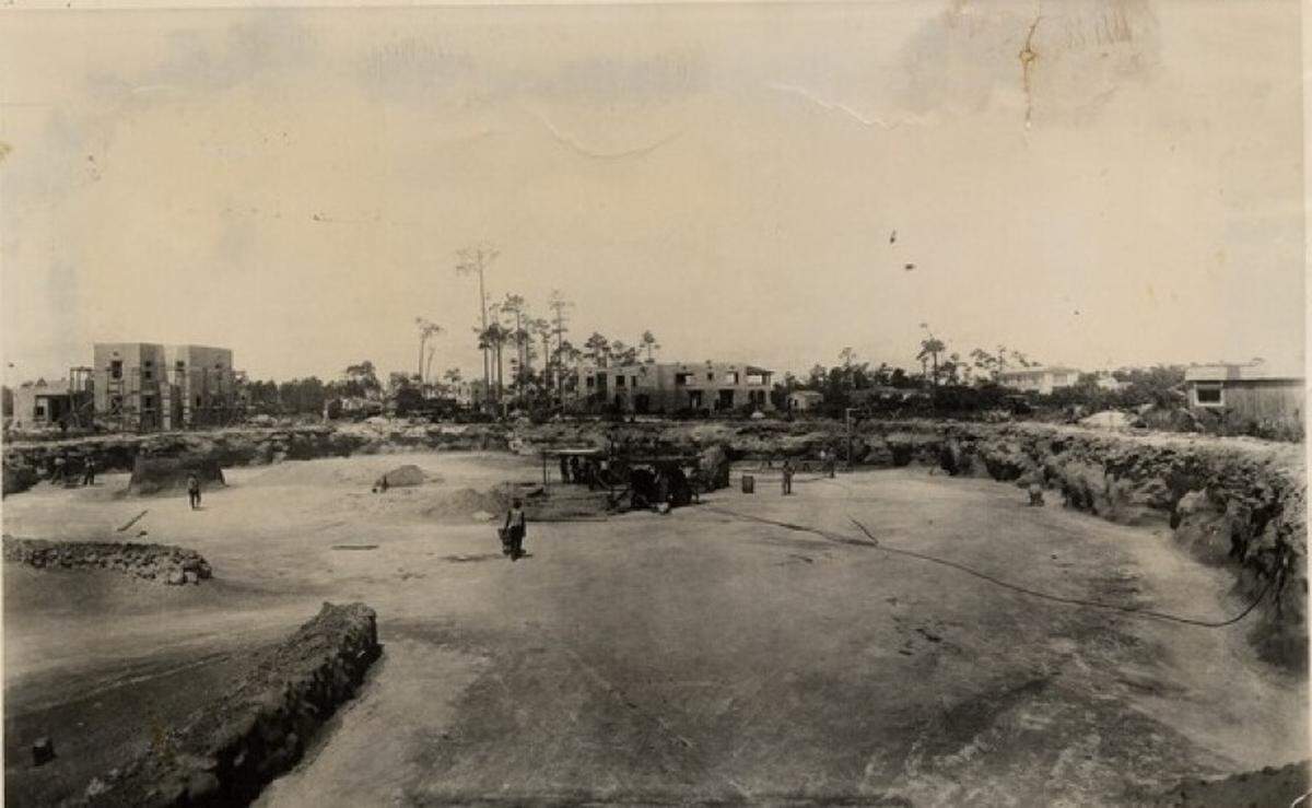 The Venetian Pool when it was under construction in 1923.