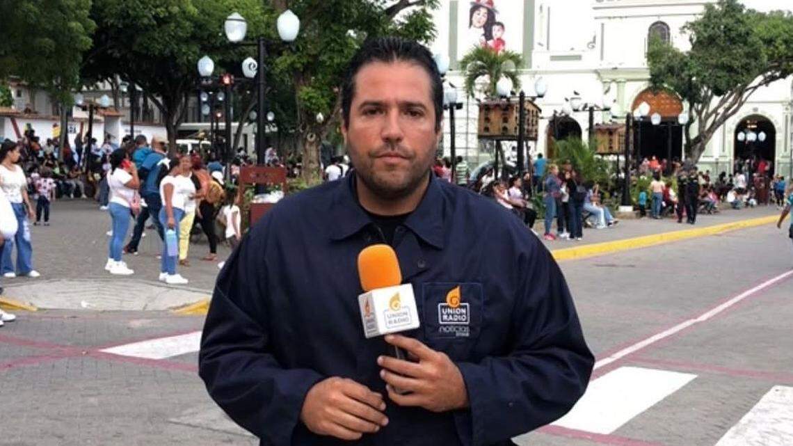 Gustavo Giménez Sánchez, a 42-year-old Venezuelan journalist who fled persecution in his home country, was detained and held in ICE custody for more than 12 days.