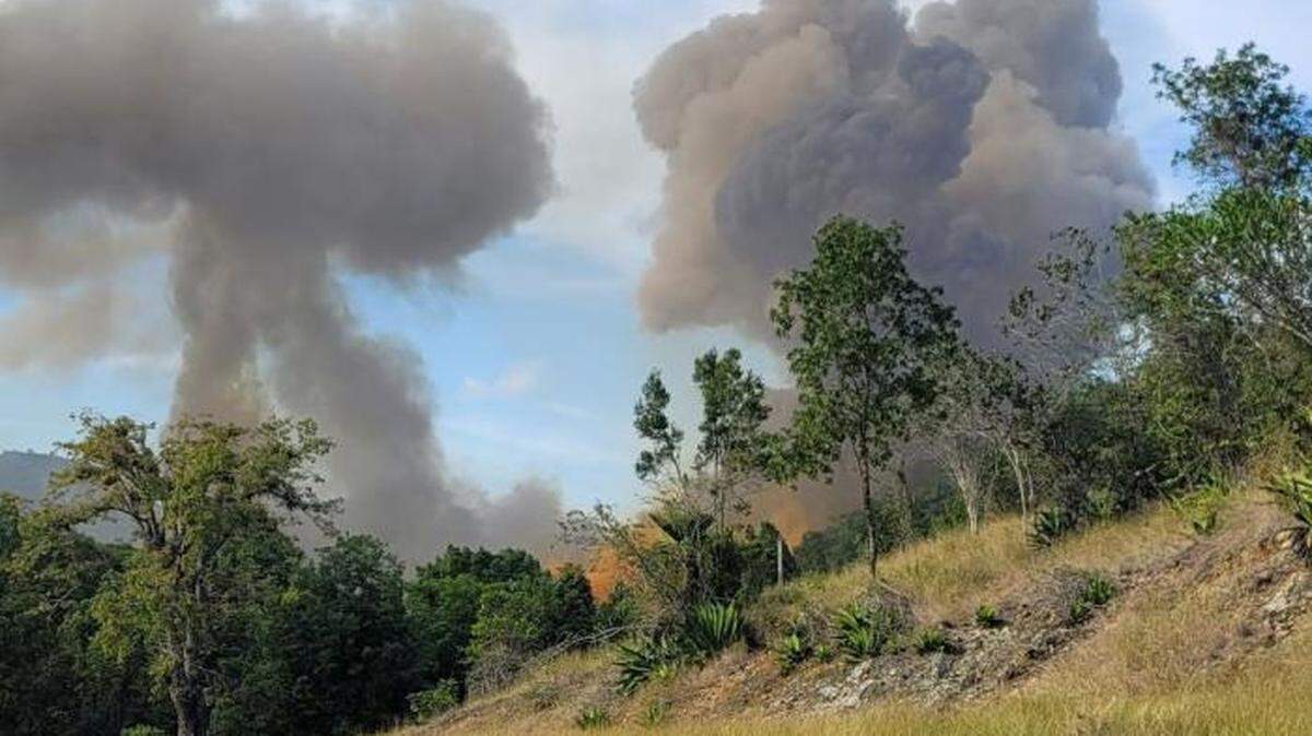 The Cuban armed forces said thirteen soldiers and officers are missing after blasts in an ammunition depot in Holguín in the early hours of Tuesday, Jan. 7.