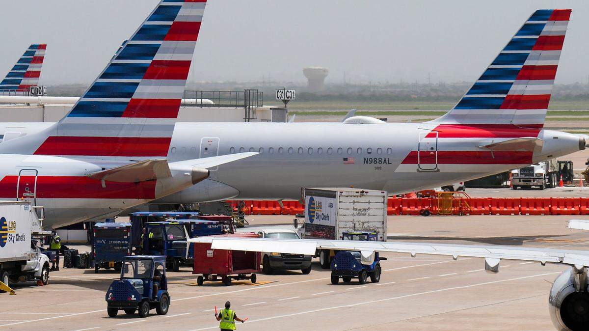 American Airlines jets at Dallas Fort Worth International Airport.