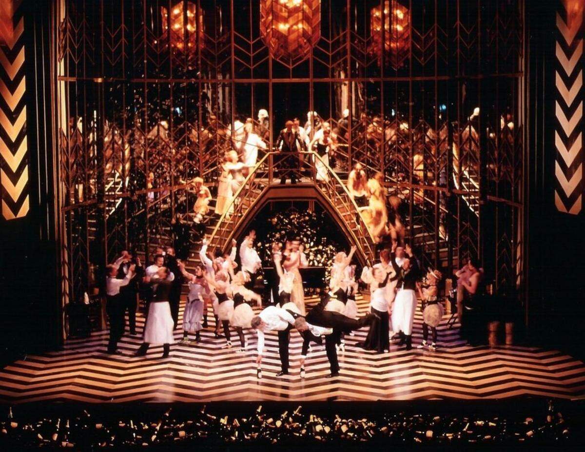 Designed by Belgian set designer Benoît Dugardyn, he created the Art Deco-inspired set for “Die Fledermaus” for the Glyndebourne Festival Opera in England.