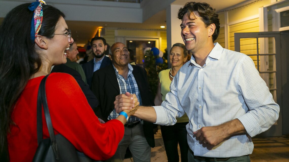 In Miami, a longtime politician reemerges and an incumbent wins reelection