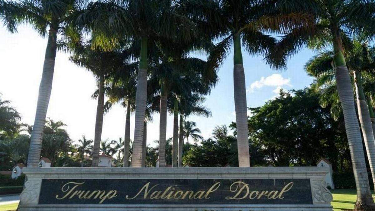 The main entrance to the Trump National Doral Miami, where the RNC will hold its winter meeting this week.