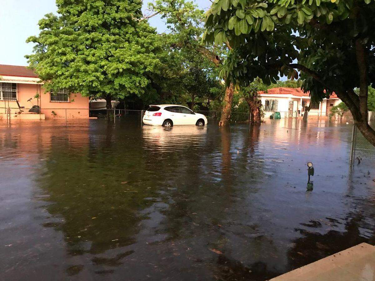 A strong rainstorm is enough to turn Fourth Terrace in Flagami into ‘a river,’ and residents want the city to fix the problems soon.