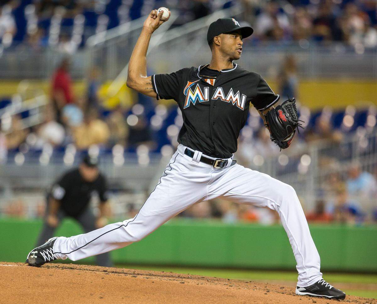 Miami Marlins starting pitcher Sandy Alcantara (22) faces the New York Mets in his 2018 MLB debut at Marlins Park in Miami, Friday, June 29, 2018.