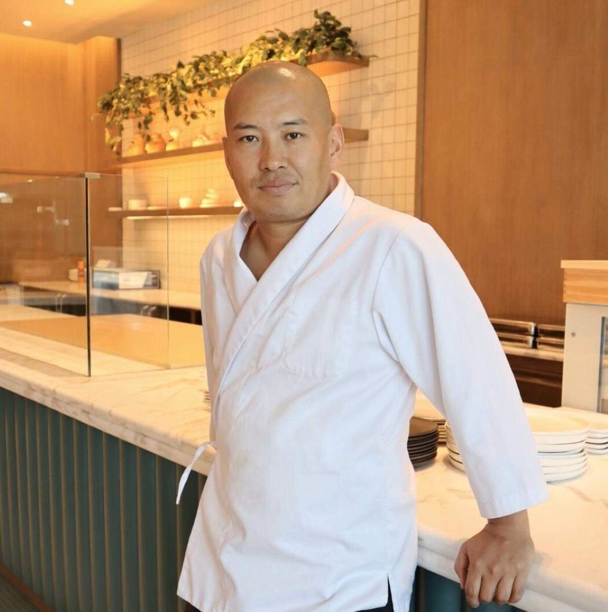 El chef Yazu Tanaka, quien servirá especialidades japonesas en Sushi Yasu Tanaka en The B100M, en el downtown de Miami.