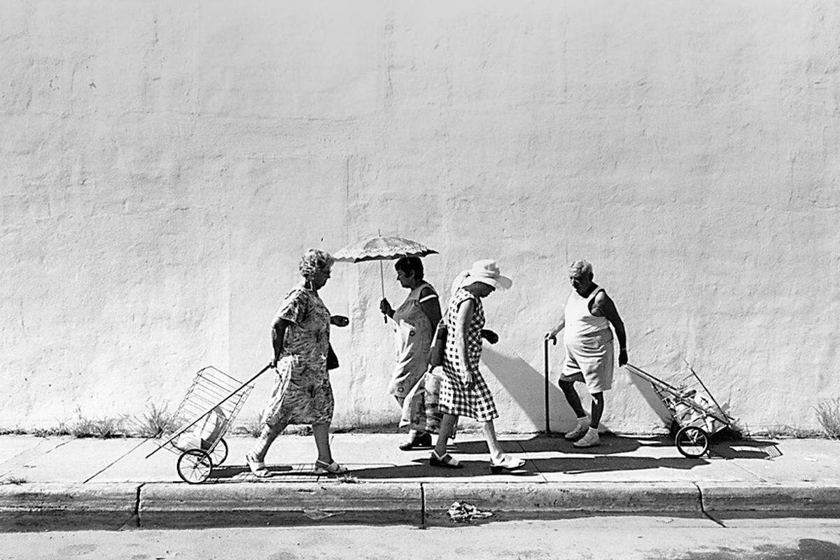 Detail from Gary Monroe’s 1978 image, “Sixth Street by Washington Avenue,” from the show Gary Monroe’s South Beach, 1977-1986, at the Frost-FIU Museum of Art from Aug. 17-Dec. 8, 2019. 