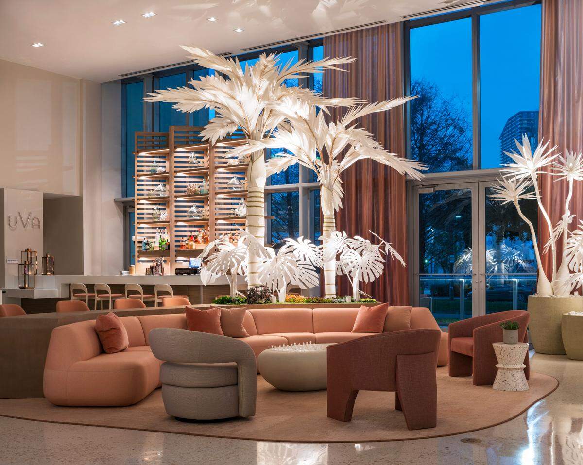 The lobby bar at Novotel Miami Brickell.