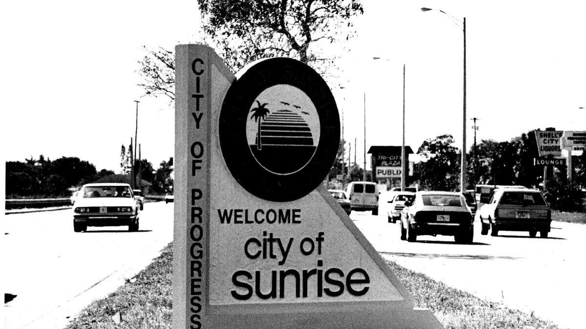 In 1988, a new City of Sunrise Sign on Sunrise Boulevard east of Sunset Strip.