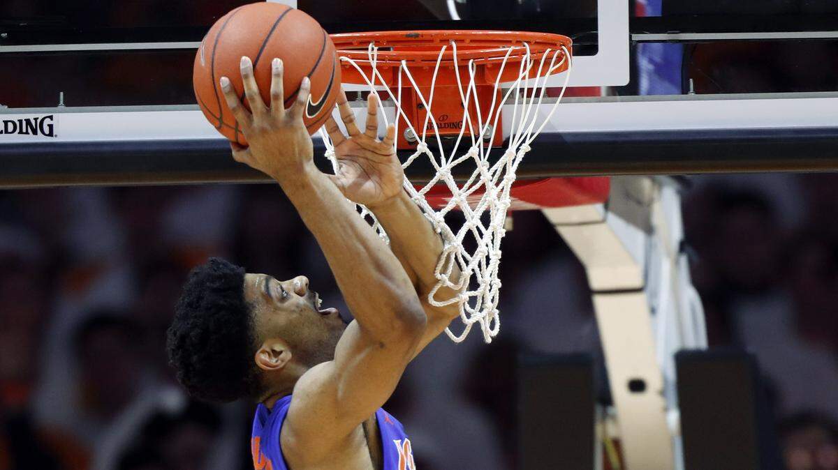 Florida guard Jalen Hudson (3) attempts a dunk against Tennessee on Feb. 9, 2019, in Knoxville, Tenn.