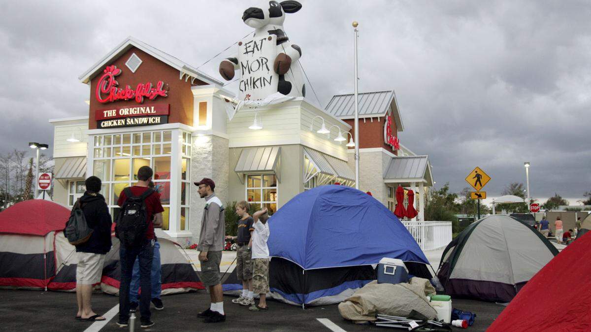 A Miami Beach commissioner filed a resolution urging Miami-Dade County to rescind a lease by Jackson Soul Food to open a Chick-fil-A restaurant at Miami International Airport, citing Chick-fil-A’s alleged anti-LGBTQ practices.