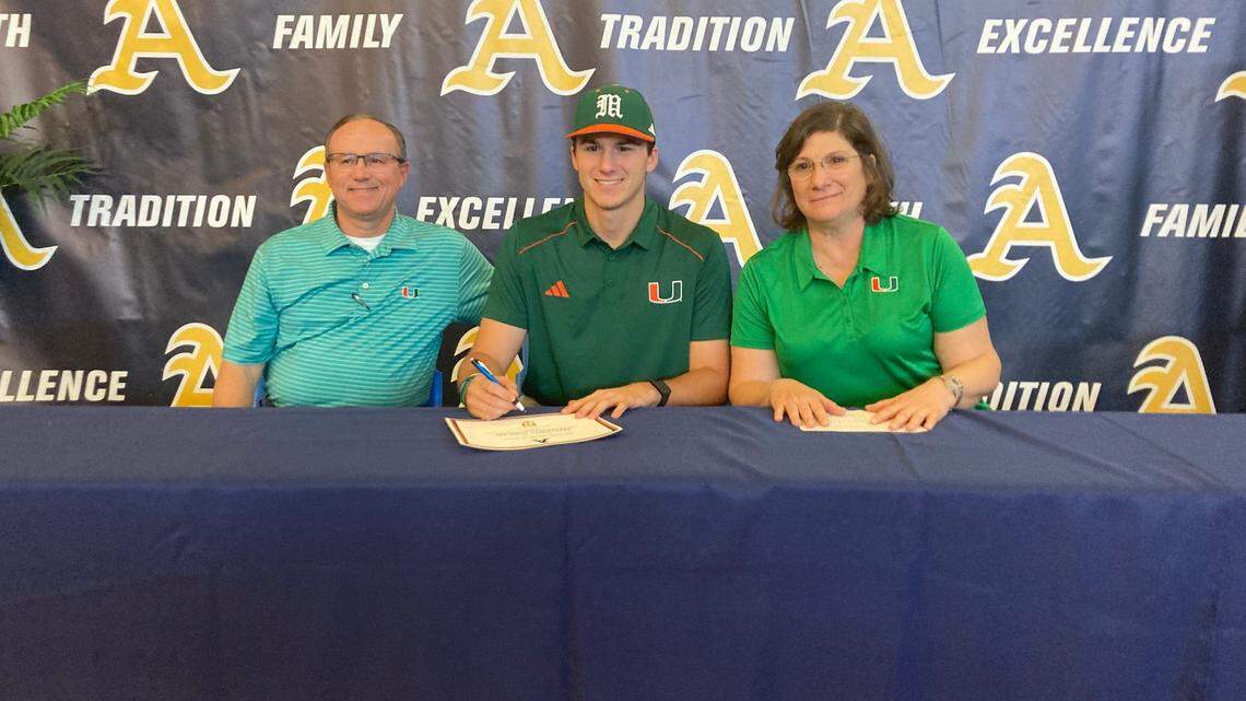 St. Thomas Aquinas honors top athletes in 10 sports at signing day ceremony