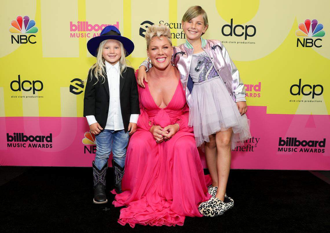 pink billboard music awards