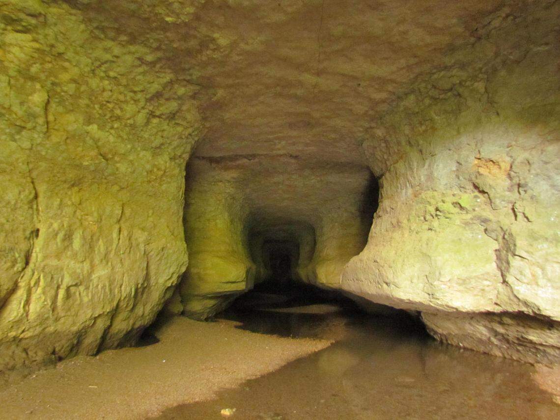 The passageway near the entrance of Siju Cave.