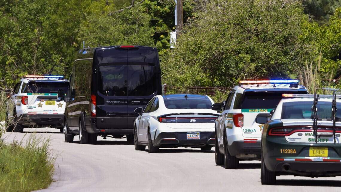 Jurors are taken to see George Pino’s wrecked boat in North Miami lot