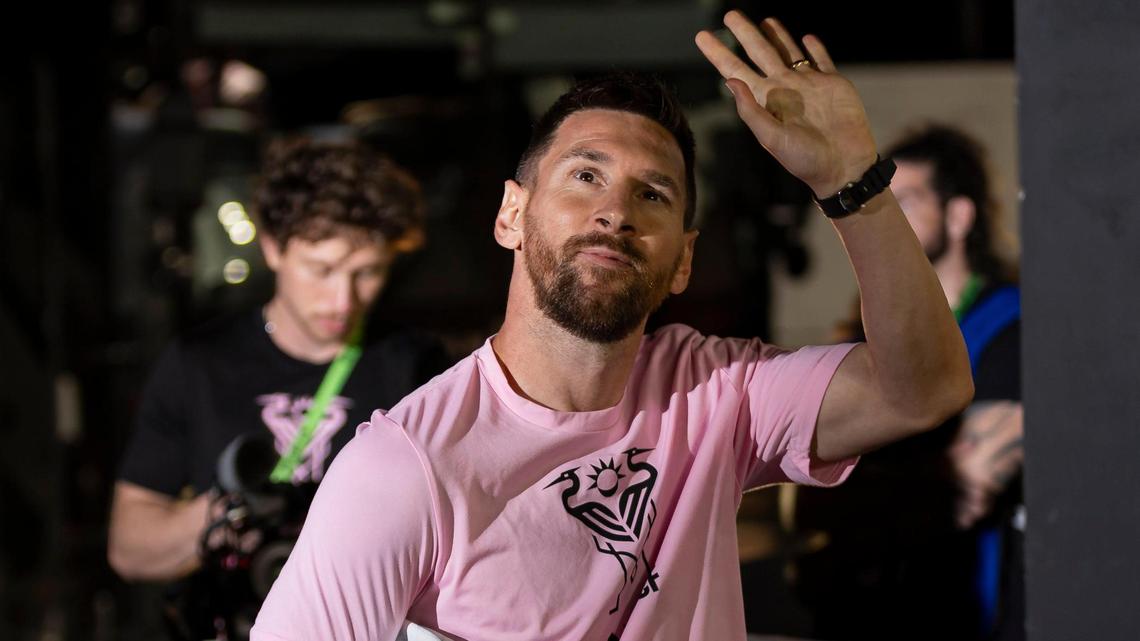 Inter Miami forward Lionel Messi (10) arrives to DRV PNK Stadium before the start of his Noche d’Or soccer match against NYCFC at DRV PNK Stadium on Friday, Nov. 10, 2023, in Fort Lauderdale, Fla.