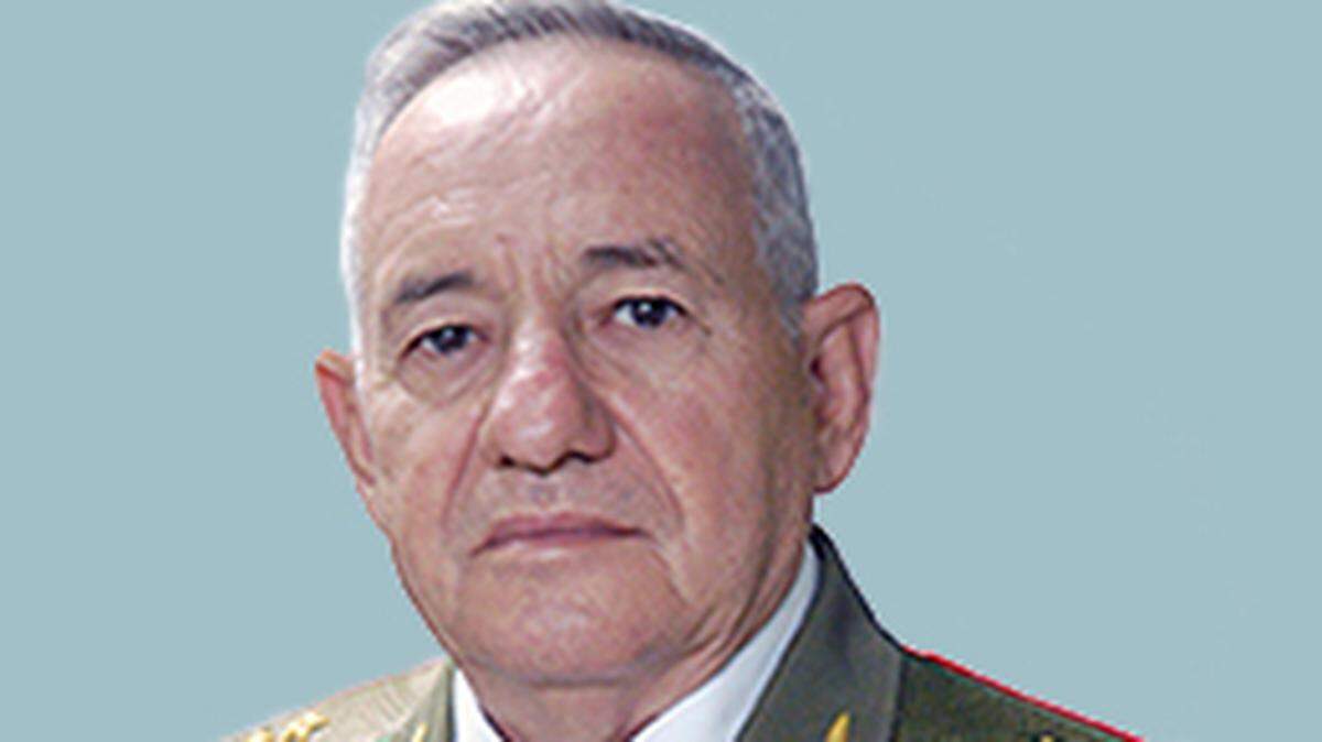 The Army corps general Ramon Espinosa, 83, the first vice minister of the Cuban armed forces, became a member of the Communist Party Politburo and its Central Committee during a Party meeting on Tuesday.