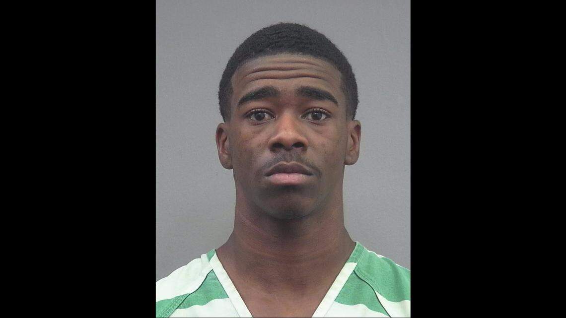 Gators football suspends freshman following arrest on felony charge for strangulation