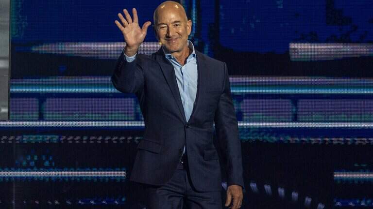 Even billionaire Jeff Bezos has to report for jury duty in Miami
