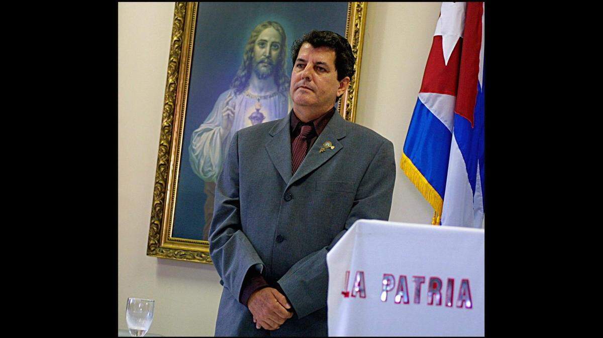 The late Cuban dissident Oswaldo Payá during a meeting with Cuban exiles, held at the Ermita de la Caridad, in Miami, on January 13, 2003.