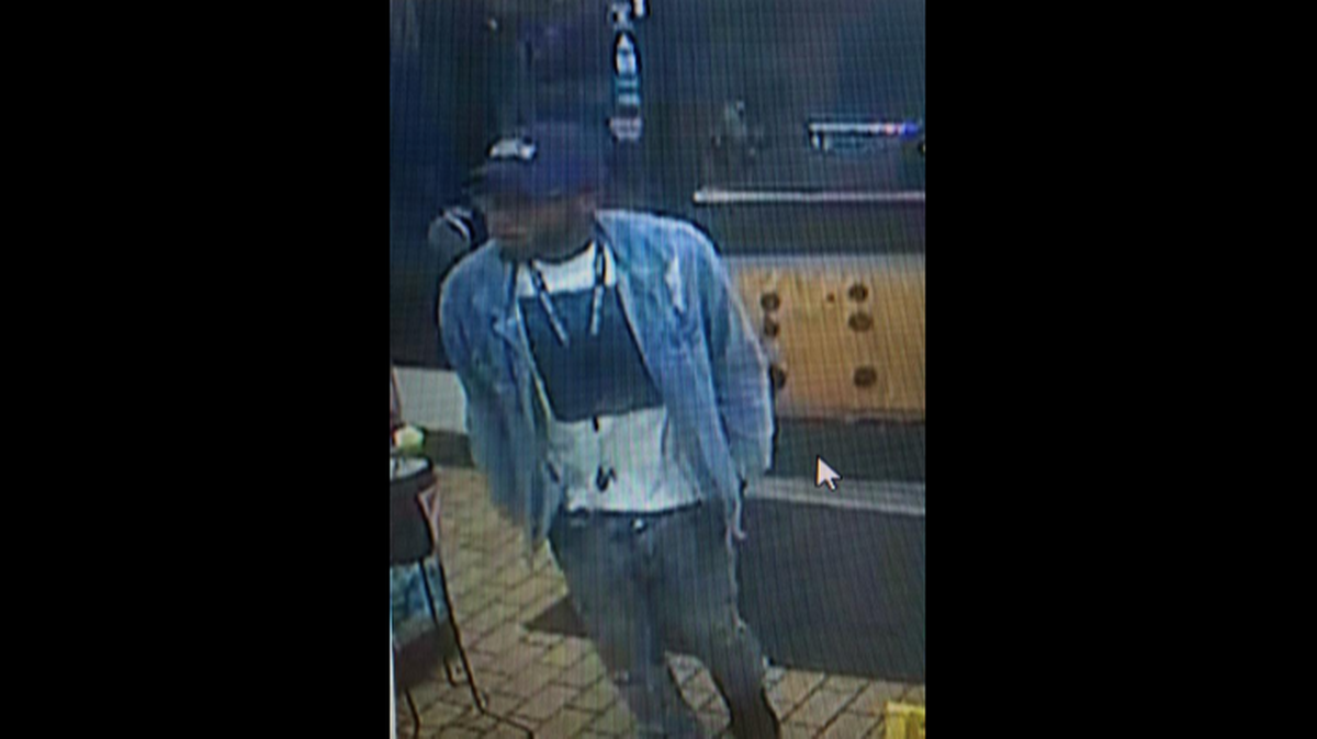 One of the three suspects Fort Lauderdale police are searching for was caught on 7-Eleven surveillance video.