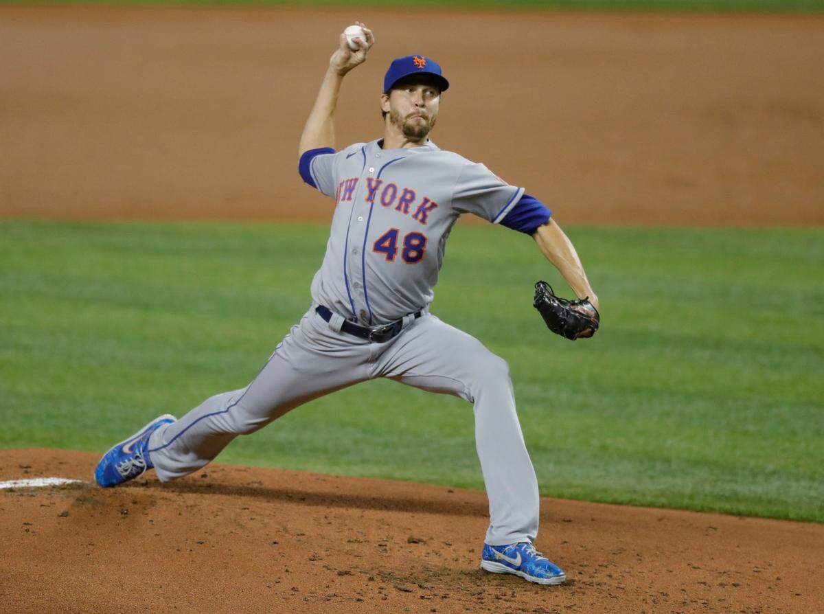 New York Mets starting pitcher Jacob deGrom (48) pitches in the first inning as the Miami Marlins host the New York Mets at Marlins Park in Miami on Wednesday, August 19, 2020.