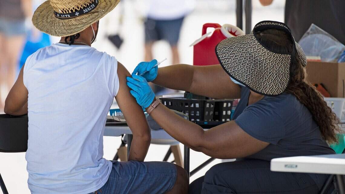 Miami-Dade se asocia con hoteles para vacunar a los trabajadores y mejorar el acceso a las vacunas