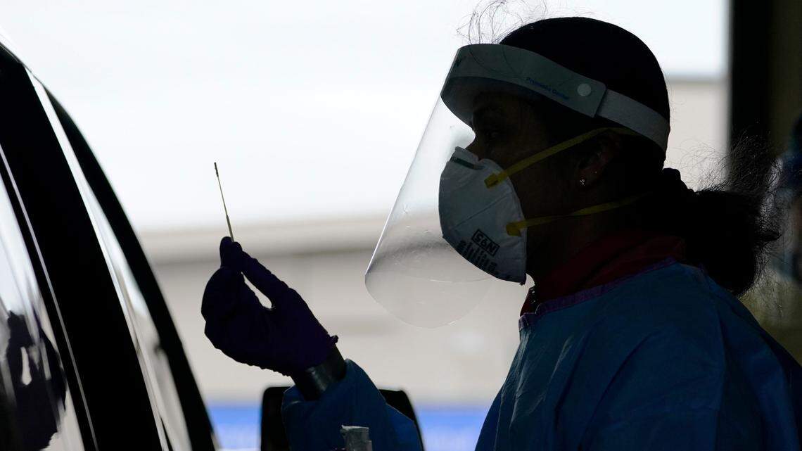 The CDC on Tuesday updated its COVID-19 testing guidelines for fully vaccinated people. (AP Photo/Elaine Thompson)