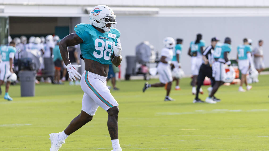 Dolphins elevate two pass rushers to address Chop Robinson’s absence