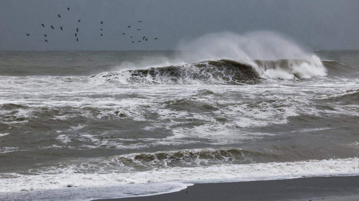 See what Hurricane Milton did to Florida. Video of the arriving storm and the damage