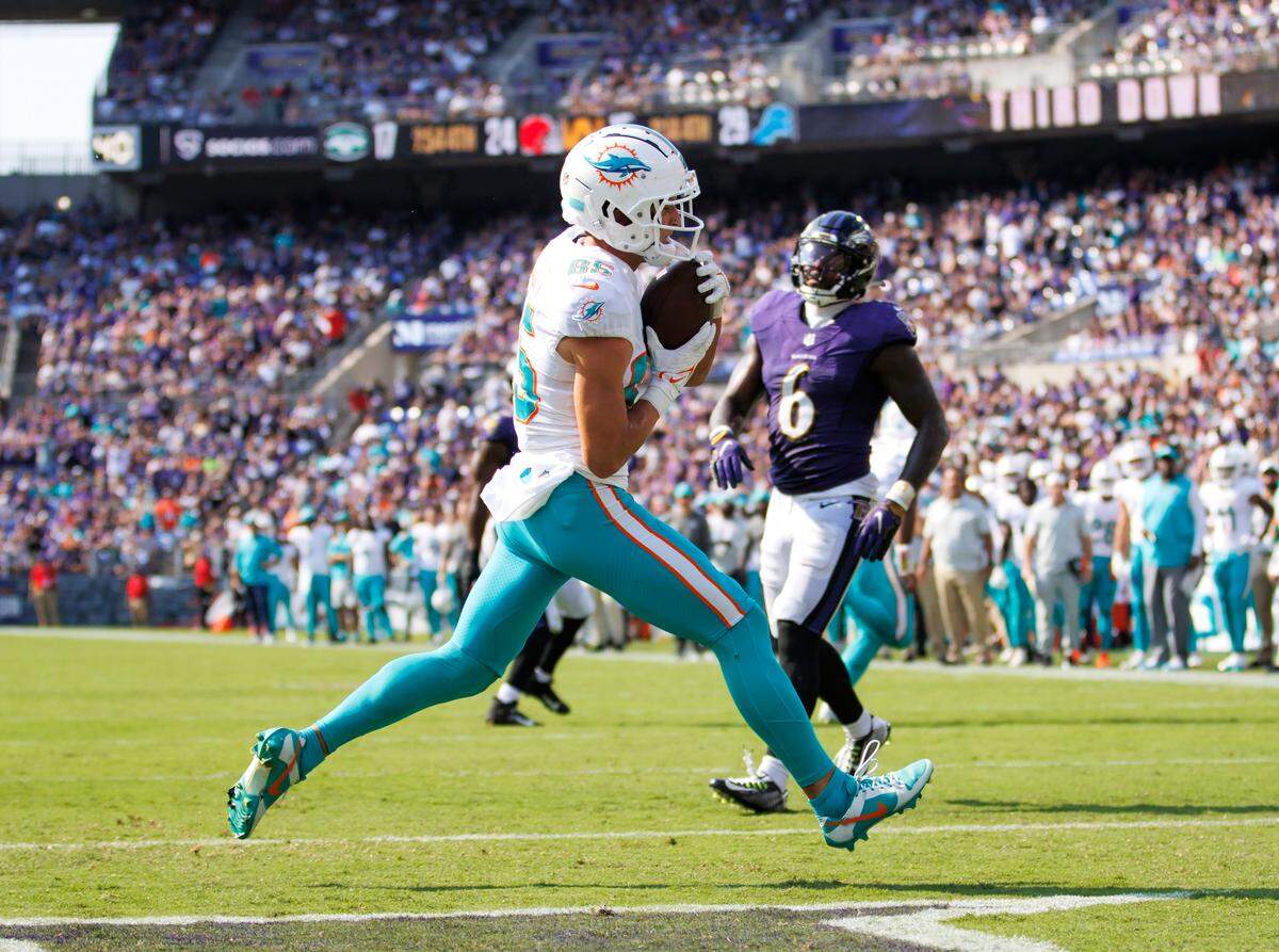 Miami Dolphins wide receiver River Cracraft (85) catches a pass for a touchdown during fourth quarter of an NFL football game against the Baltimore Ravens at M&T Bank Stadium on Sunday, September 18, 2022 in Baltimore, MD.