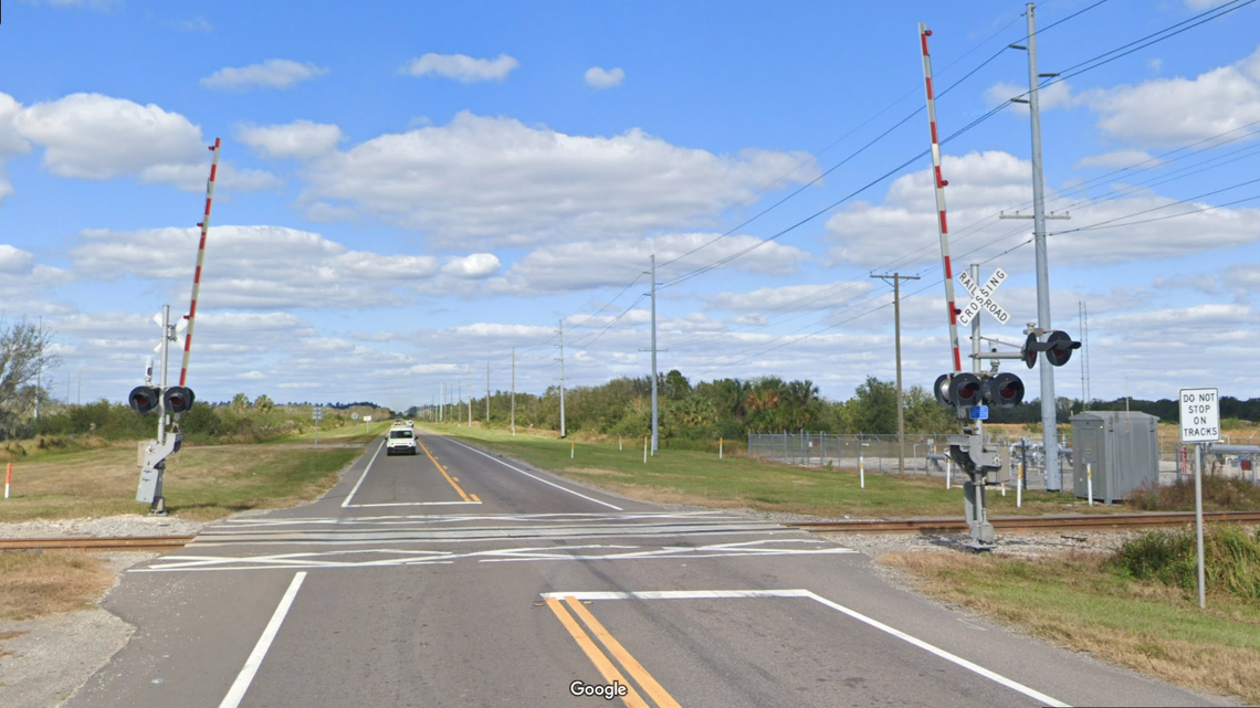Driver left trailer on train tracks, then confronted conductor, Florida cops say