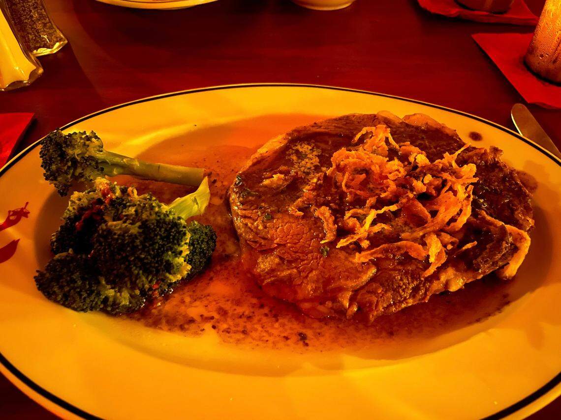 Fox’s Lounge keeps the tradition of Thursday prime rib.