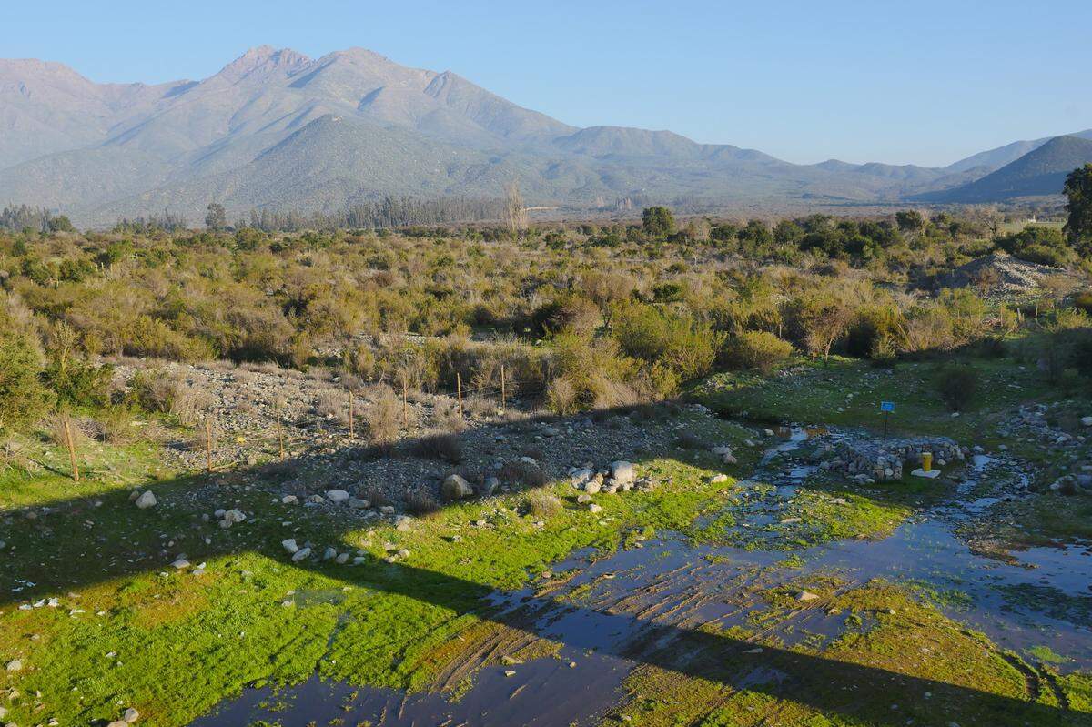 A photo of the remaining Pupio River, which was cut off following the construction of the Mauro dam.