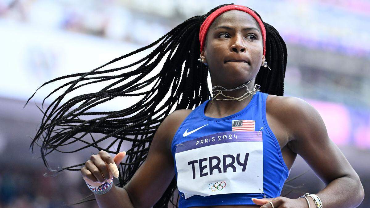 (240802) -- PARIS, Aug. 2, 2024 (Xinhua) -- Twanisha Terry of the United States reacts after the women’s 100m round 1 of Athletics at the Paris 2024 Olympic Games in Paris, France, Aug. 2, 2024. (Xinhua/Lui Siu Wai) (Photo by Xinhua/Sipa USA)