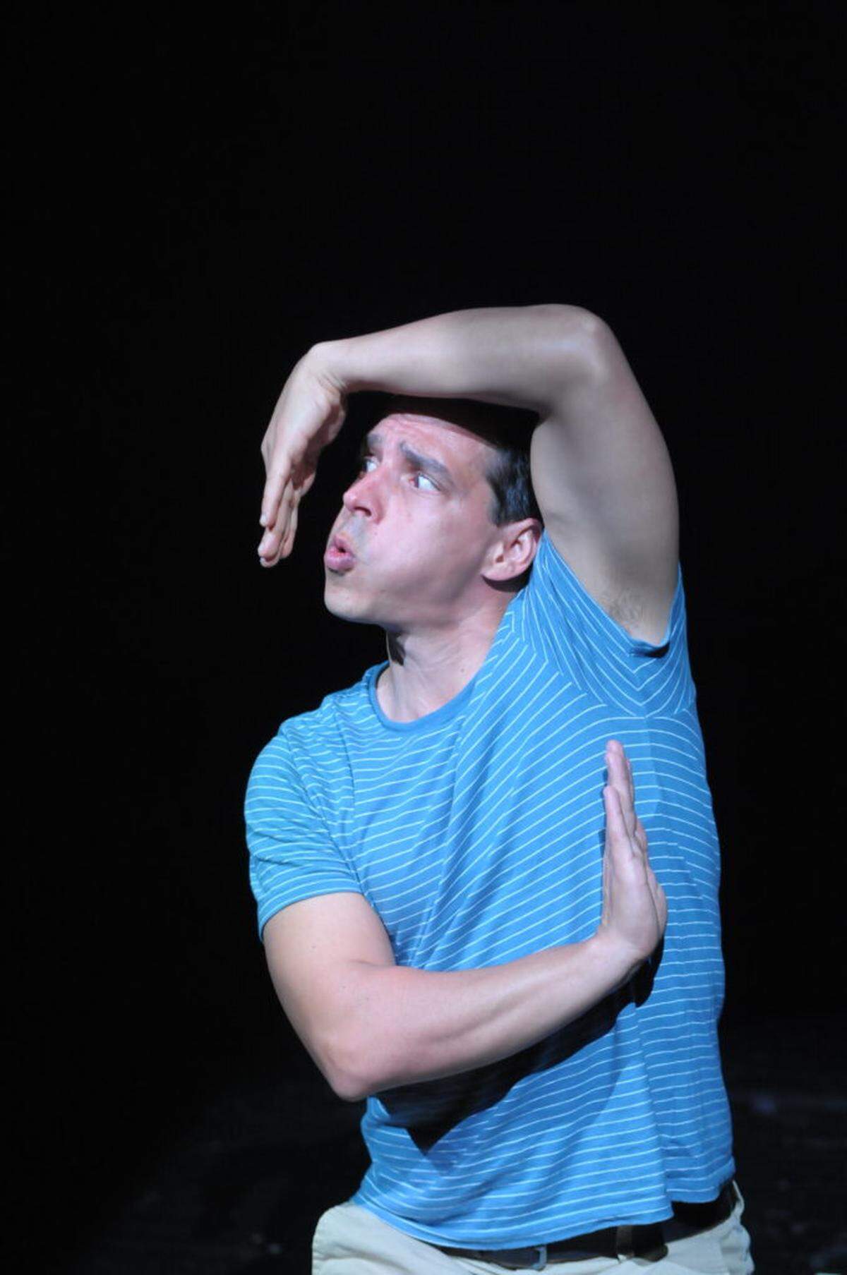 Andy Barbosa as Marcelo Miguel, an eight-year-old boy, who uses his imagination to communicate with his father.