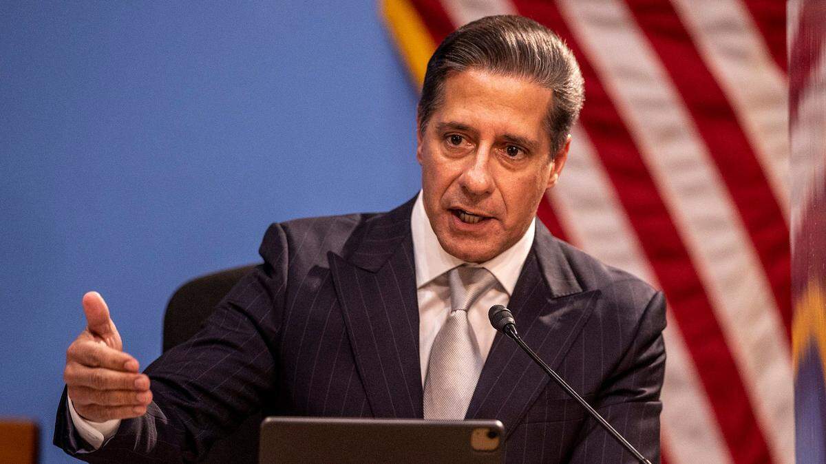 Outgoing Superintendent Alberto Carvalho speaks during a Miami-Dade School Board  meeting on Jan. 12