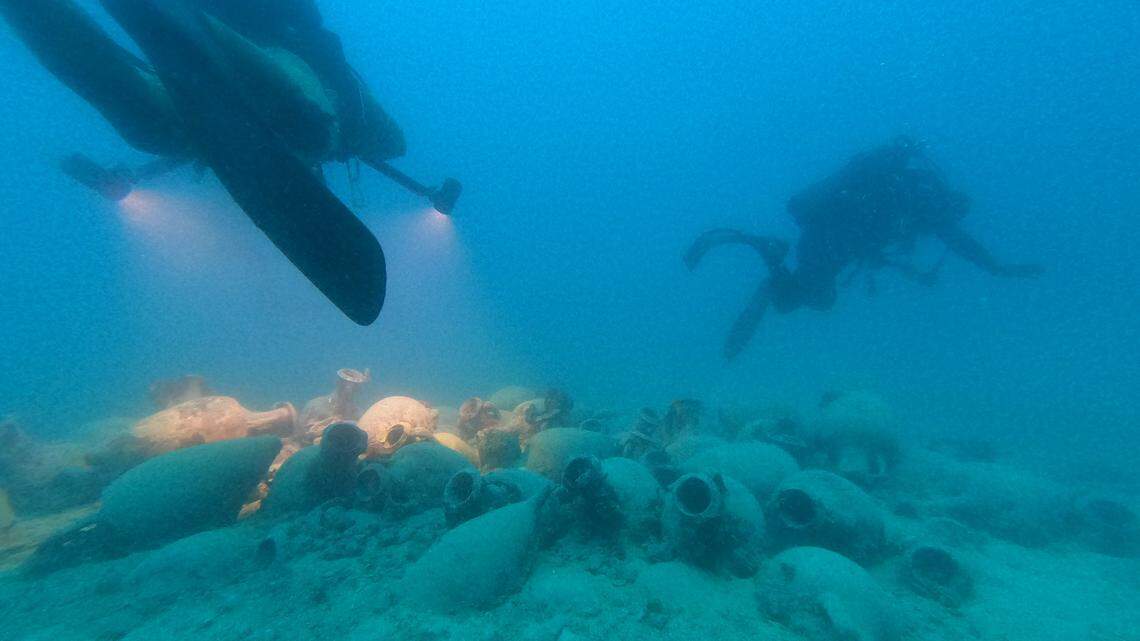 Scuba divers training near Šćedro Island stumbled on a well-preserved shipwreck still loaded with ancient Roman pottery, photos show.