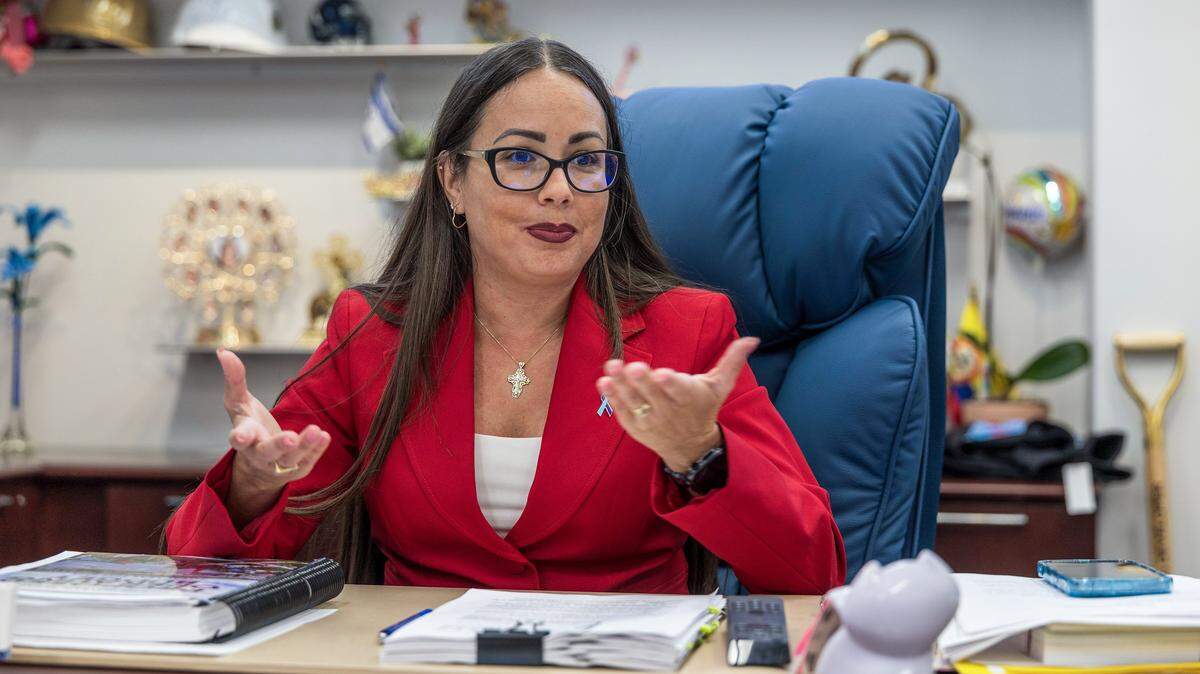 City of Hialeah Interim Mayor Jacqueline Garcia-Roves talks about her challenges as Mayor, during an interview with El Nuevo Herald reporter Verónica Egui, at city hall, on Thursday, September 11, 2025.

