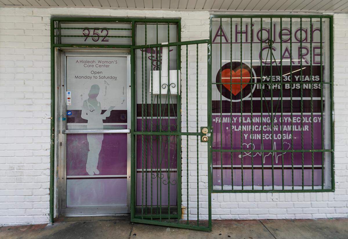 La operadora de A Hialeah Woman's Care Center dice que la mayoría de las mujeres que acuden a los servicios de aborto tienen menos de 15 semanas de embarazo.