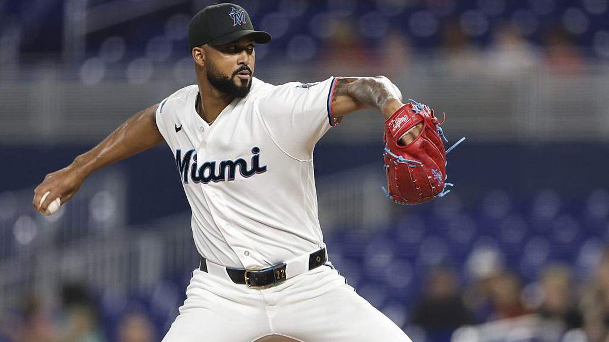 MIAMI, FLORIDA - APRIL 07: Sandy Alcantara #22 of the Miami Marlins delivers during the first inning against the Cincinnati Reds at loanDepot park on April 07, 2026 in Miami, Florida. (Photo by Carmen Mandato/Getty Images)