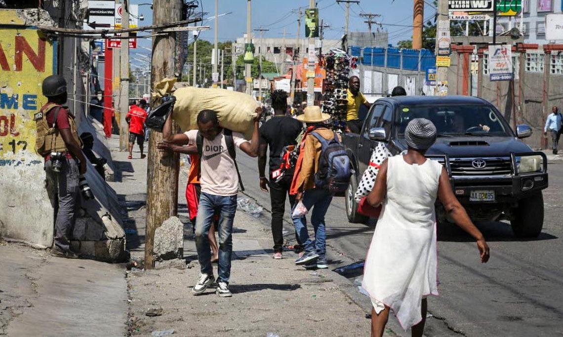 Gangs once more launched fresh attacks in Haiti on Tuesday, February 25, 2025. The attacks in the Delmas 30 neighborhood of Port-au-Prince sent residents running into the streets carrying bed frames and pushing wheelbarrows.