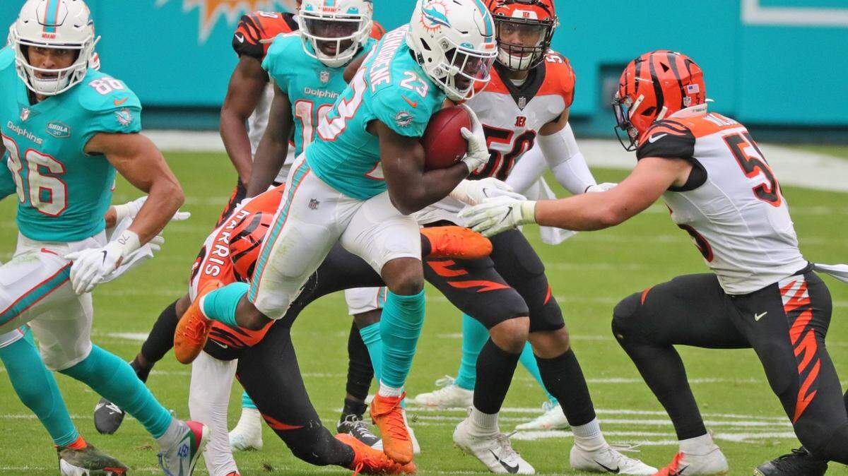 Miami Dolphins cornerback Noah Igbinoghene (23) on the run in the second half against the Cincinnati Bengals at Hard Rock Stadium in Miami Gardens on Sunday, December 6, 2020.